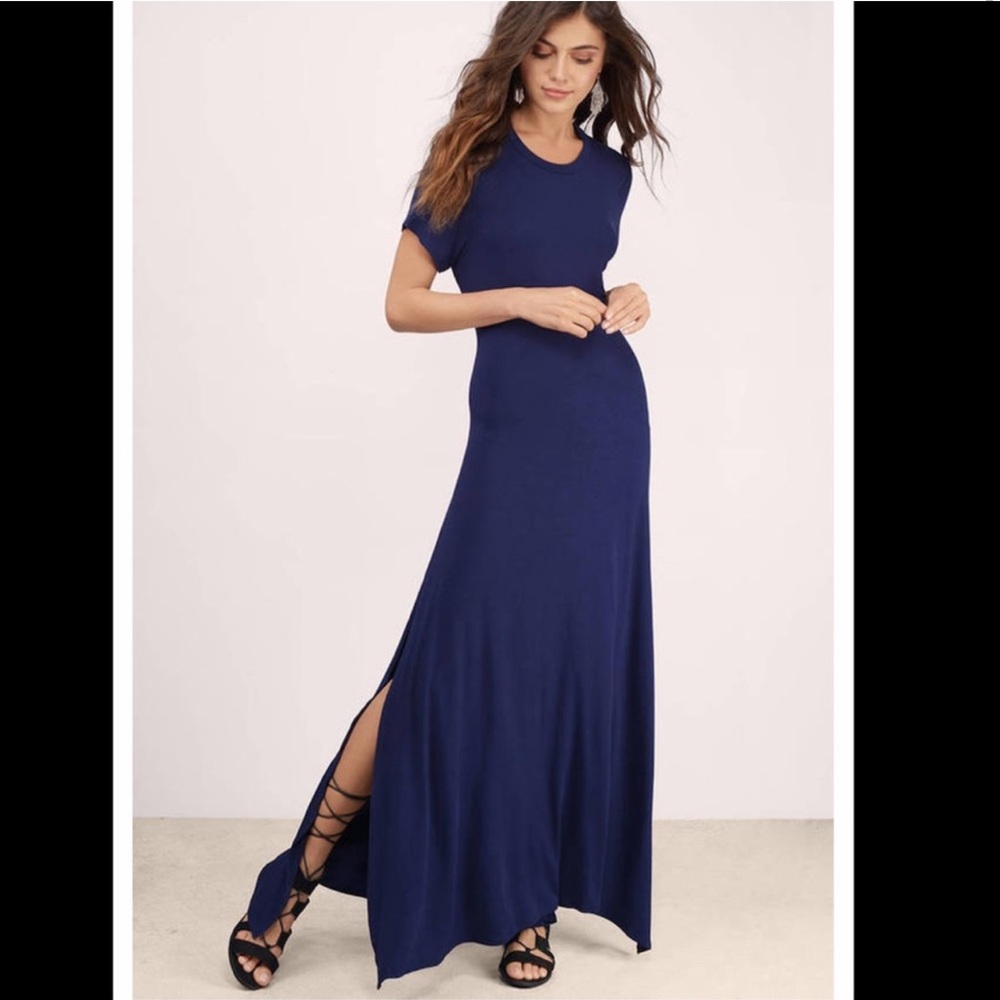 💙NWT TOBI L MAXI DRESS WITH SLEEVES AND BACK CUTOUT - SLITS ON BOTH SIDES💙